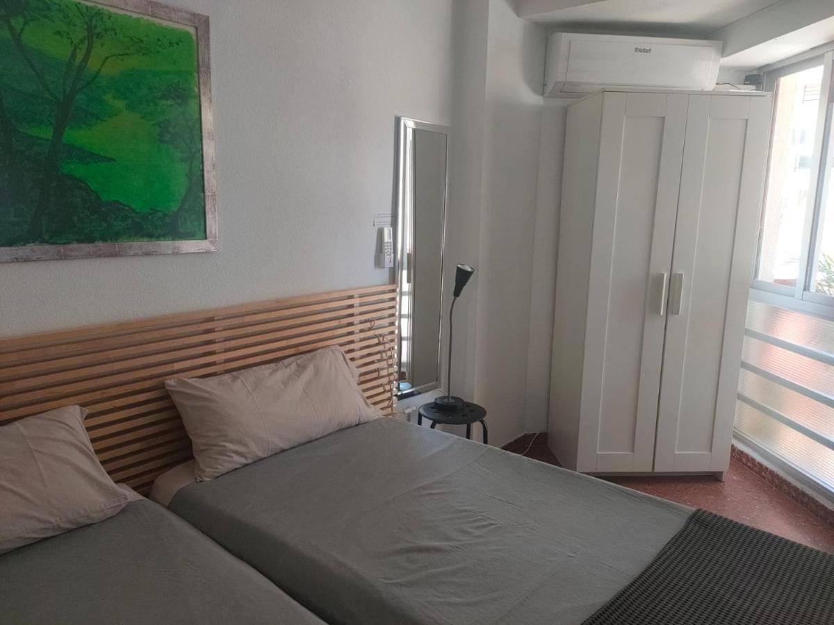 Flat2 Studio 150M From The Beach With Pool Torre Del Mar Luaran gambar